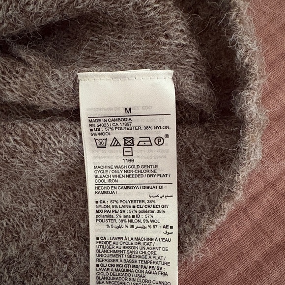 Old Navy Women's Sweater - Cream, Gray, and Tan - Picture 5 of 5